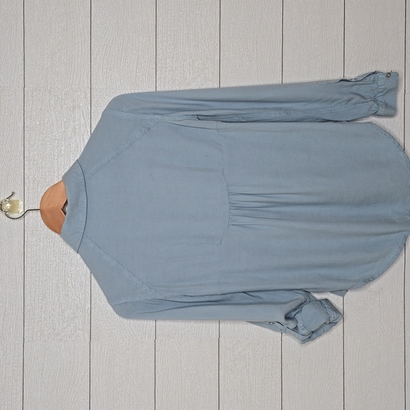 JESSICA SIMPSON | BLUE BUTTON DOWN SHIRT - Picture 3 of 6